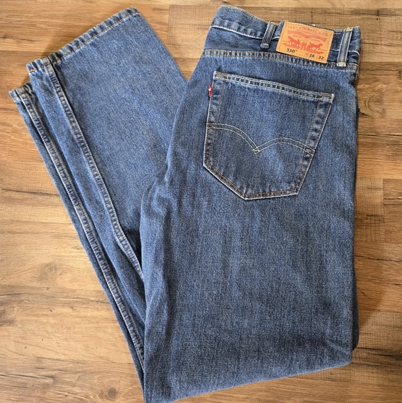LEVI'S 550 Relaxed Fit 38W X 32 Like New - Picture 1 of 5